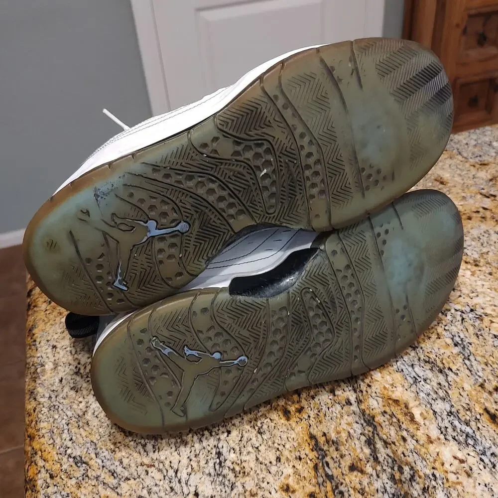 Air Jordan 11 Retro Sneakers Size 12 US Model 688975-117